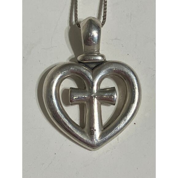 JAMES AVERY RETIRED 925 LOVE HEART, CROSS NECKLACCE AND EARRING SET - Picture 3 of 13